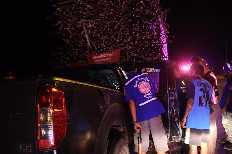 กระบะชนท้ายรถบรรทุก