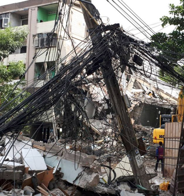 แฟลตดินแดงถล่ม