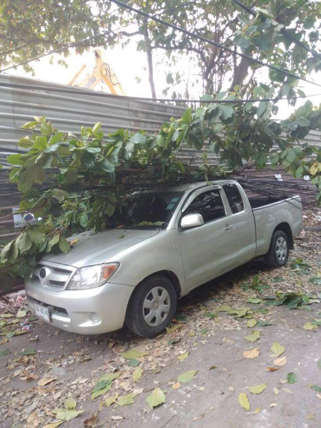 แฟลตดินแดงถล่ม