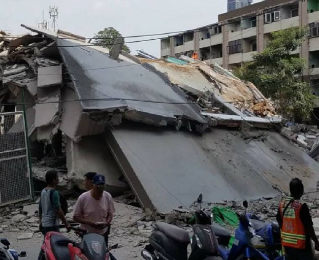 แฟลตดินแดงถล่ม