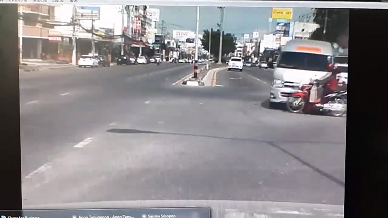 รถตู้ชนมอเตอร์ไซค์