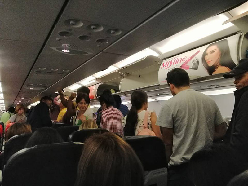 เครื่องบินเชิดหัวขึ้นกะทันหัน