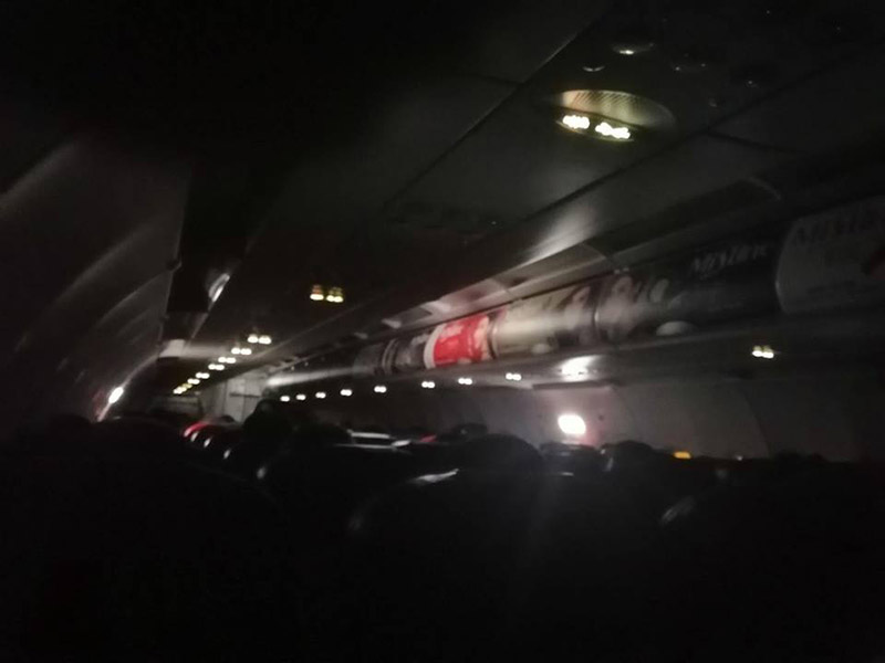 เครื่องบินเชิดหัวขึ้นกะทันหัน