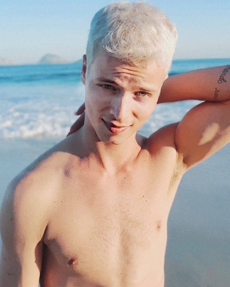 หน้าคว่ำบนรันเวย์