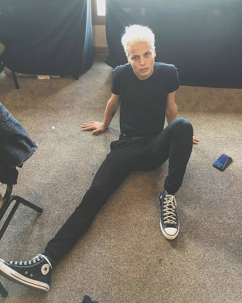 หน้าคว่ำบนรันเวย์