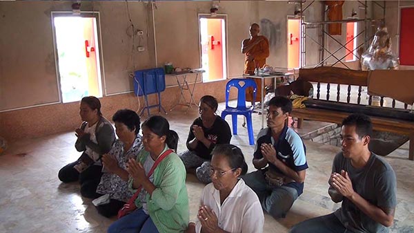 พระพุทธรูปปางประดับเพชร