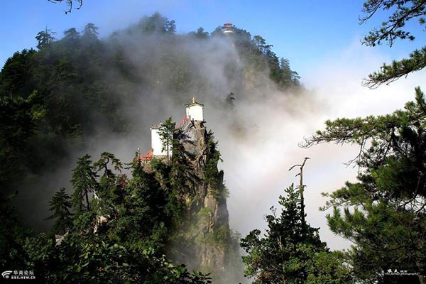 วัดจีนบนหน้าผา