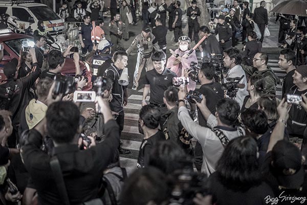 กราบพระบรมศพ