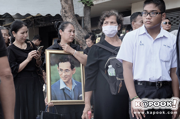 กราบพระศพ