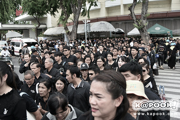 กราบพระศพ