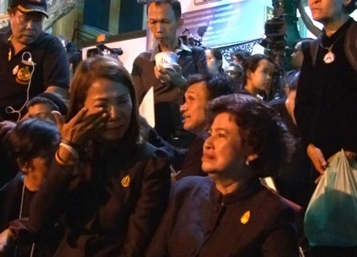 กราบพระบรมศพ