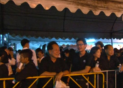 กราบพระบรมศพ