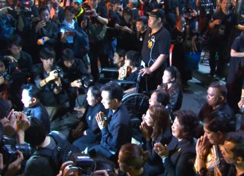 กราบพระบรมศพ