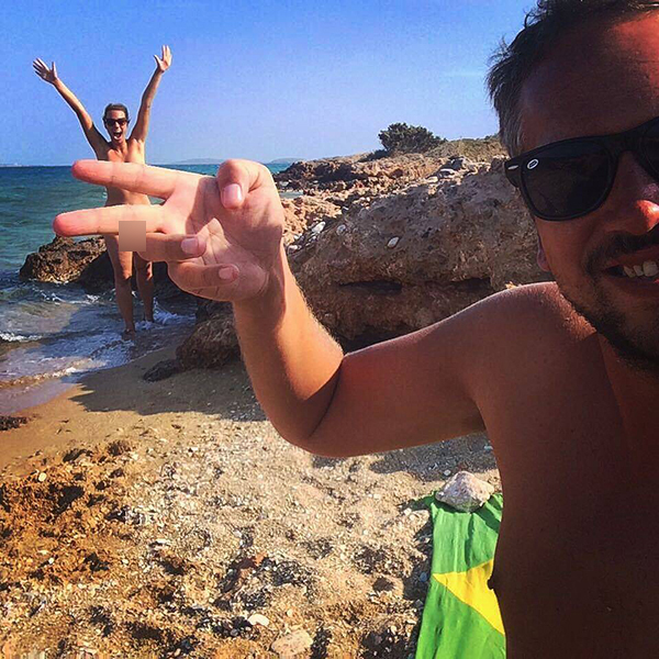 คู่รักเปลือย