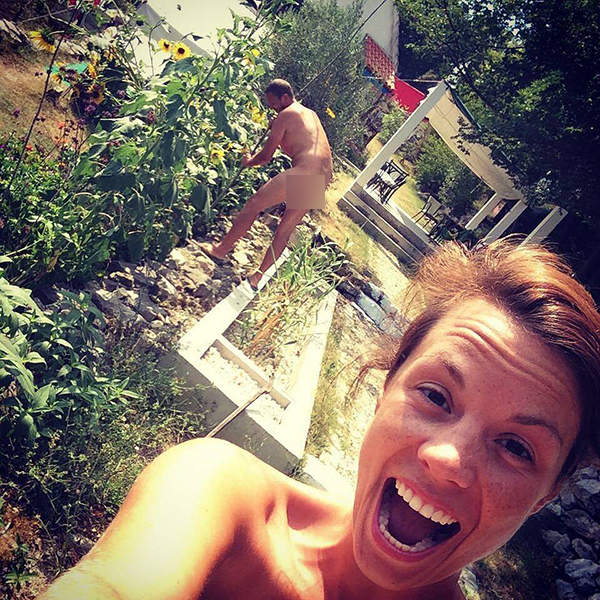 คู่รักเปลือย