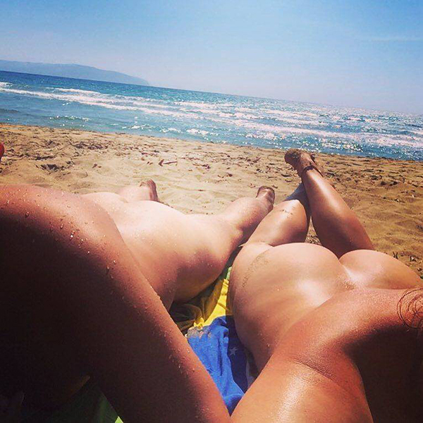 คู่รักเปลือย