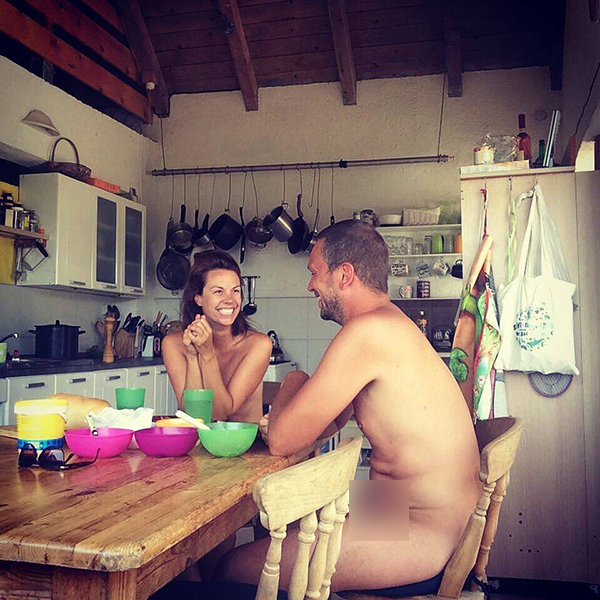 คู่รักเปลือย