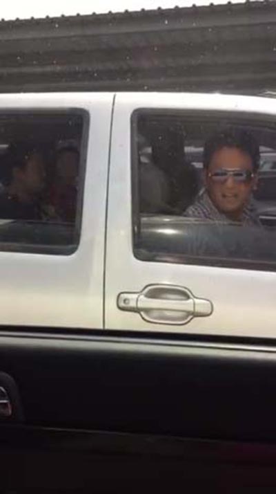 ขับย้อนศร