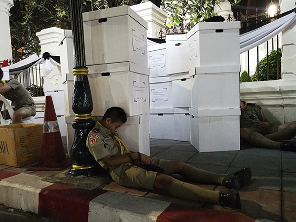 ซุ้มถวายดอกไม้จันทน์