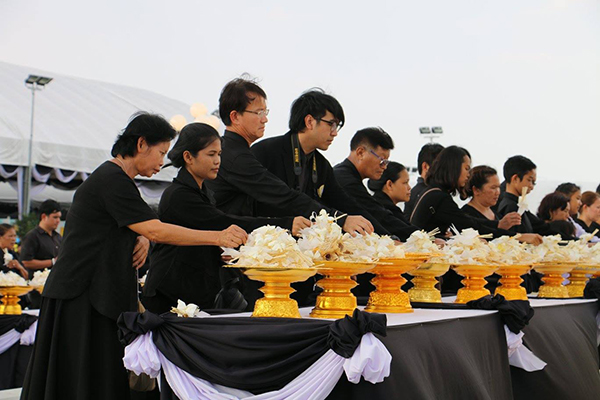 ดอกไม้จันทน์