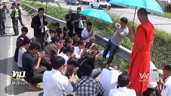 ตำรวจถูกรถพ่วงชน