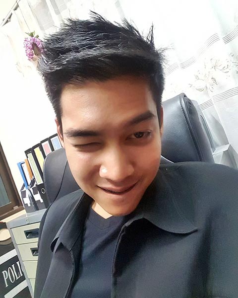 ตำรวจหล่อ