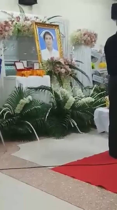 มณี ขอจ๋วนเตี๋ยว