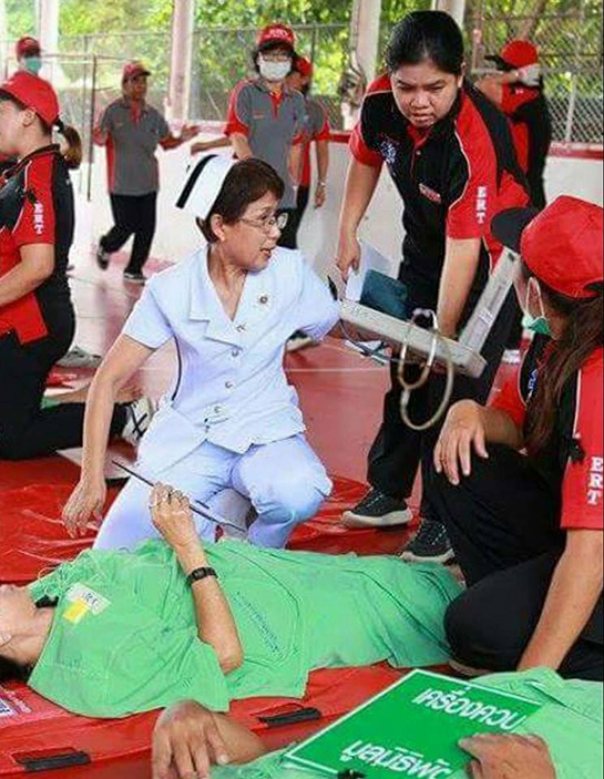 มณี ขอจ๋วนเตี๋ยว