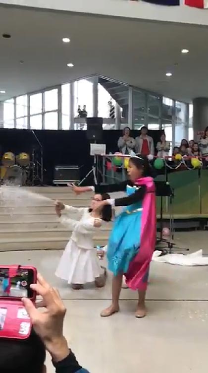 คลิปเด็กเอลซ่า