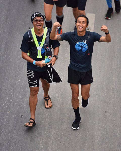 ก้าวคนละก้าว