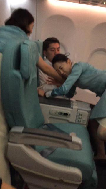 อาละวาดบนเครื่องบิน