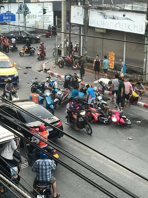 กระบะชนแล้วหนี