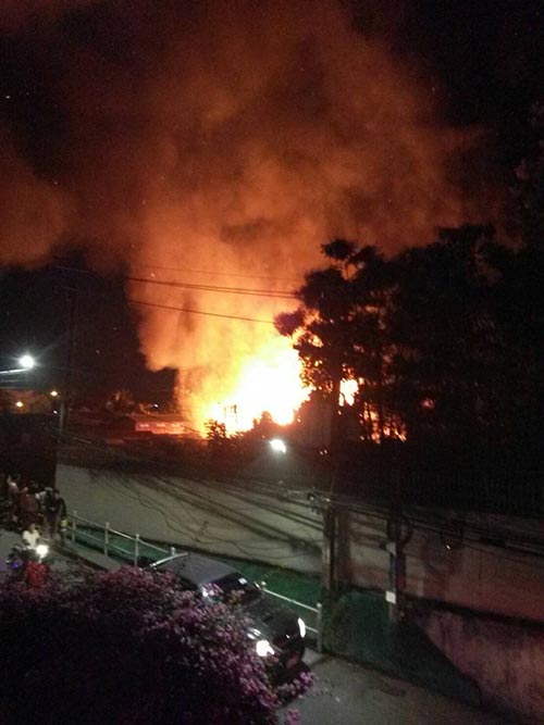 ไฟไหม้ชุมชน