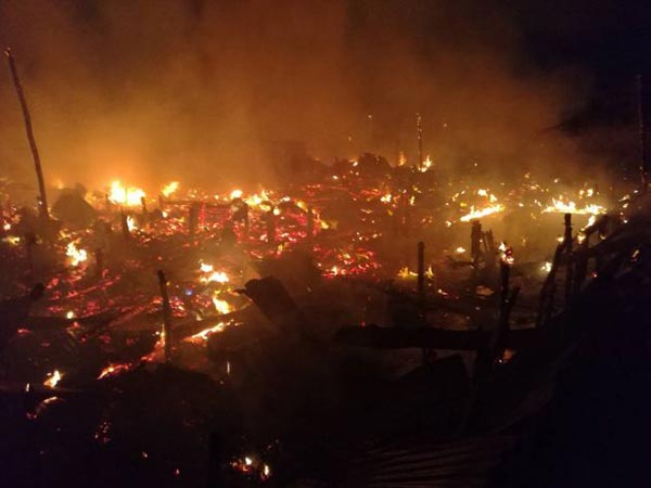 ไฟไหม้ชุมชน