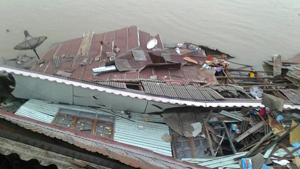 ร้านอาหารถล่ม