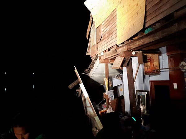 ร้านอาหารถล่ม