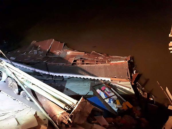 ร้านอาหารถล่ม