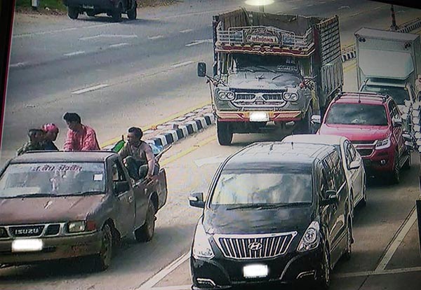 สิบล้อเบรกแตก