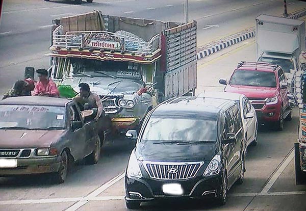 สิบล้อเบรกแตก