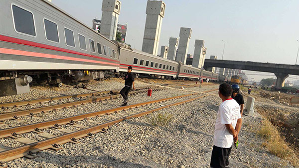 รถไฟตกราง