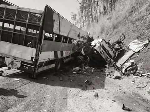 รถบรรทุกชนรถพ่วง