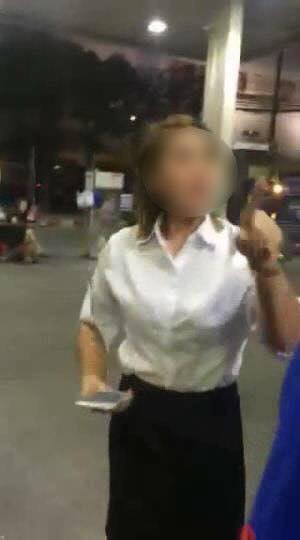 คลิปฉะเด็กปั๊ม