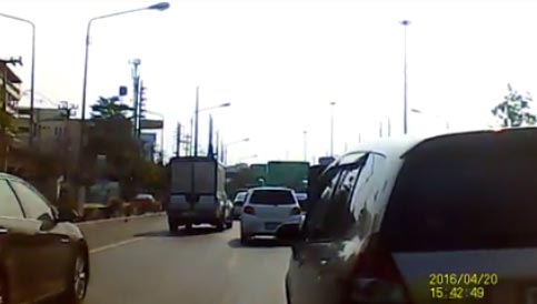 ควักค้อนขู่