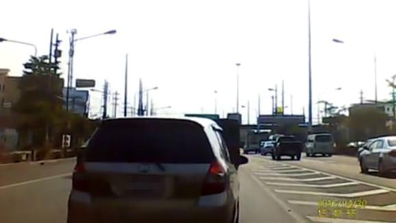 ควักค้อนขู่