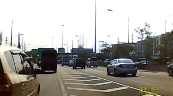 ควักค้อนขู่