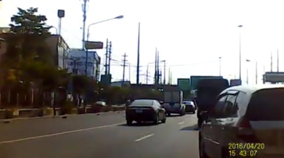 ควักค้อนขู่