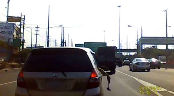 ควักค้อนขู่