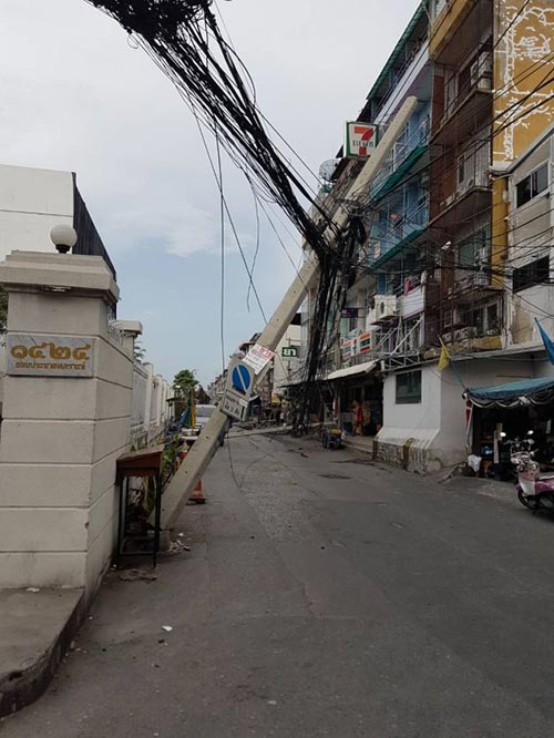 รื้อตึกเก่าดินแดง