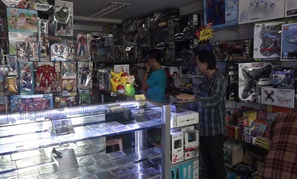 ฝรั่งขโมยของ