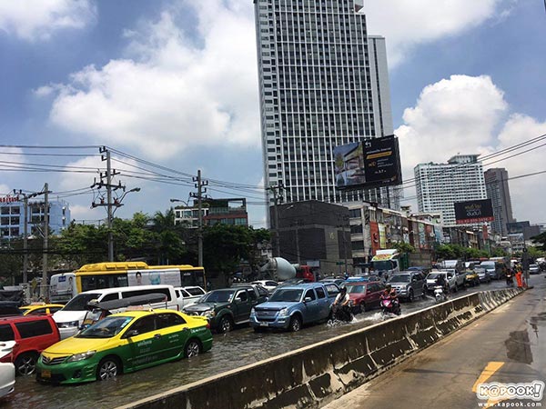 น้ำท่วมแยกรัชดา